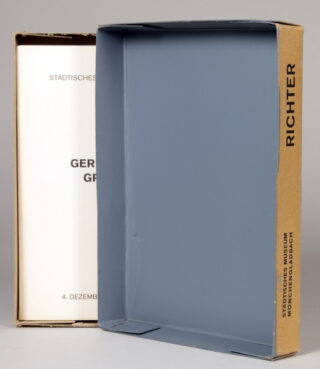 708   Gerhard Richter. Graue Bilder.