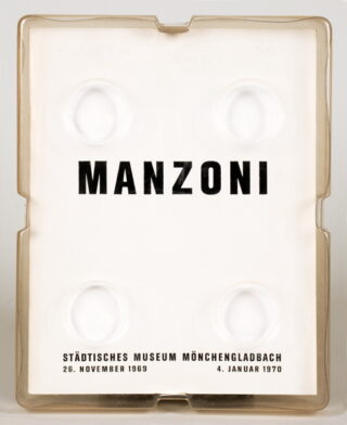 676   Piero Manzoni. Manzoni.