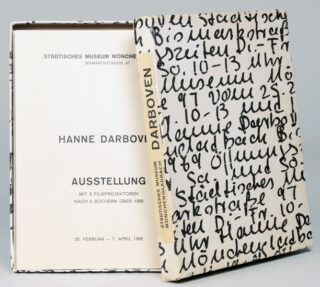 569   Hanne Darboven. Ausstellung mit 6 Filmprojektoren nach Büchern über 1968.