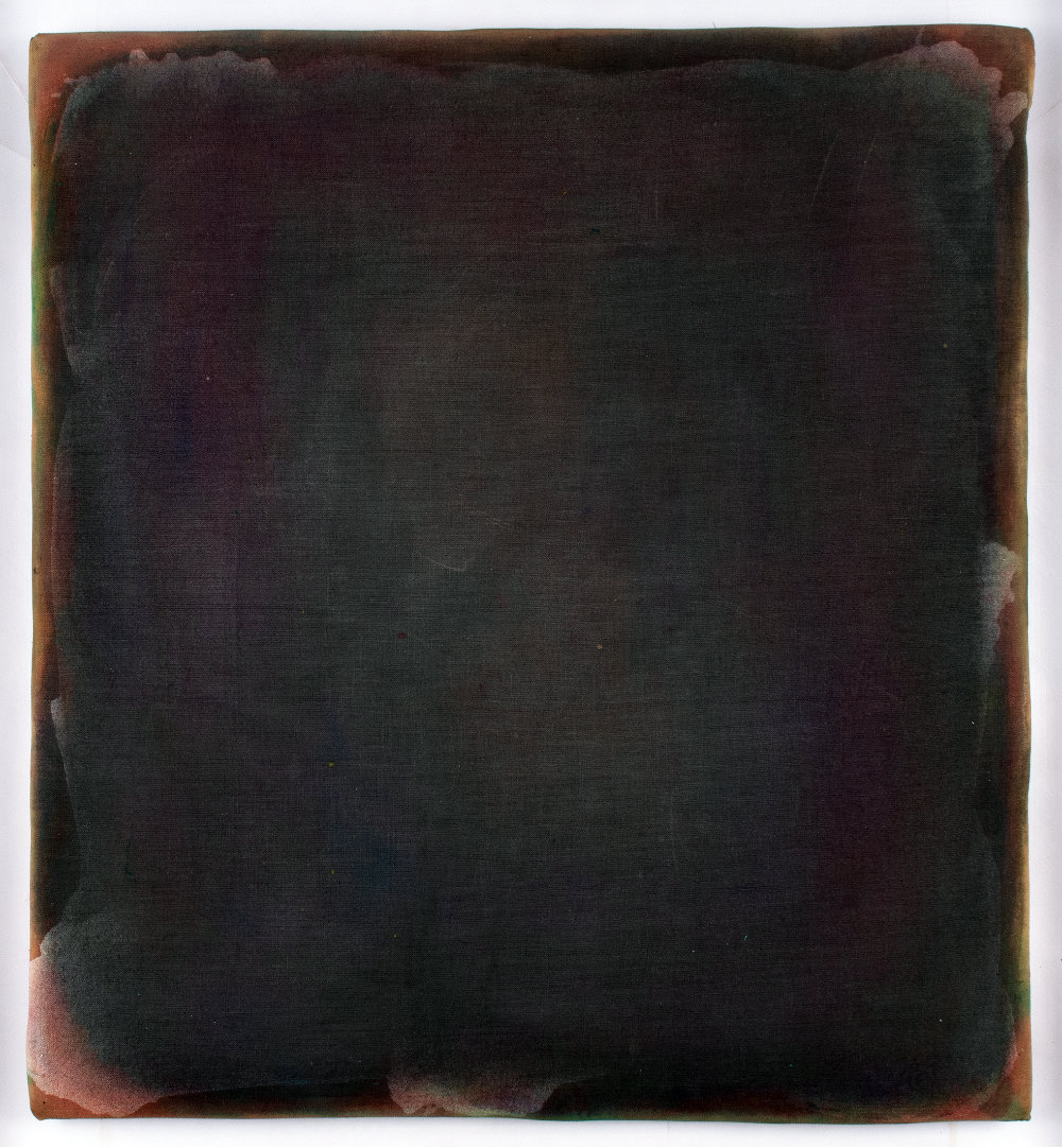 593