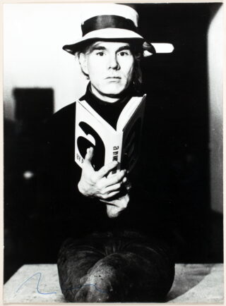 190&emsp;&emsp;Andy Warhol – Stills aus Warhols Filmen »Flesh« und »Trash«.